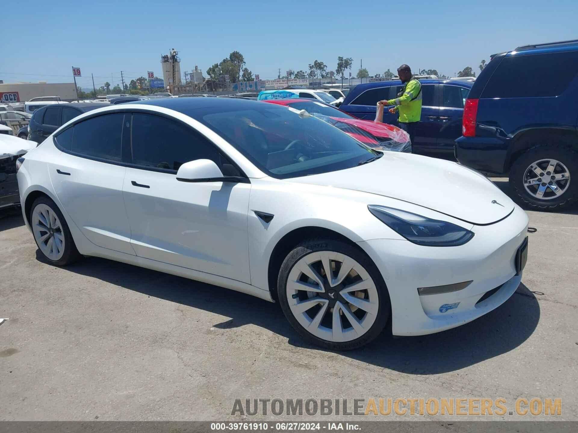 5YJ3E1EB8MF926832 TESLA MODEL 3 2021