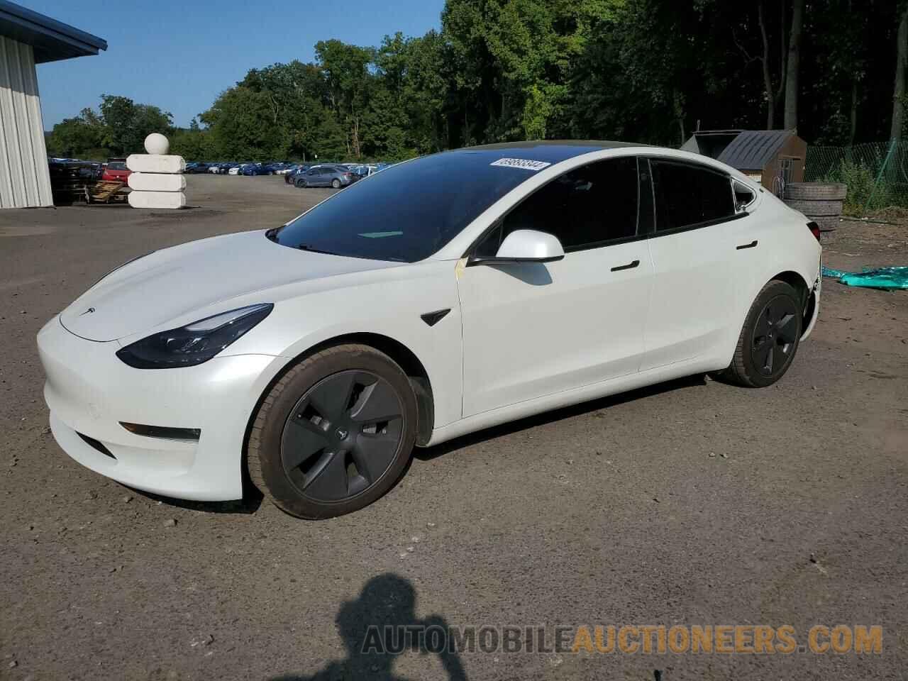 5YJ3E1EB8MF975786 TESLA MODEL 3 2021