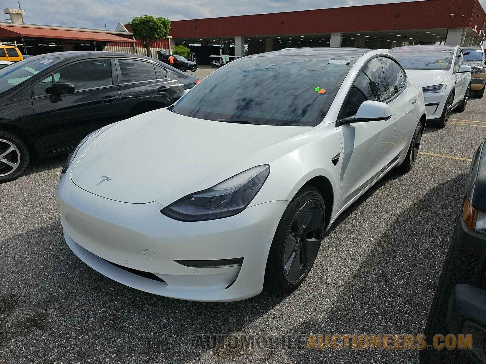 5YJ3E1EB8NF105747 Tesla Model 3 2022