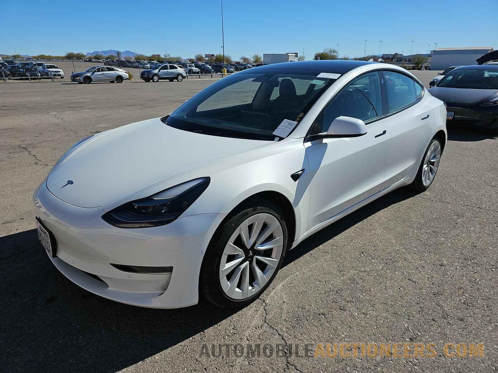 5YJ3E1EB8NF144807 Tesla Model 3 2022