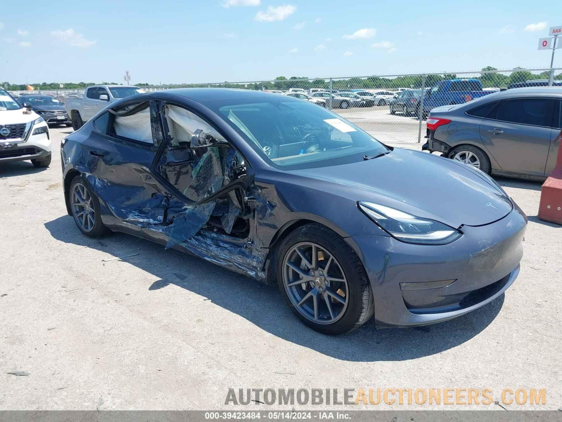 5YJ3E1EB8NF174065 TESLA MODEL 3 2022