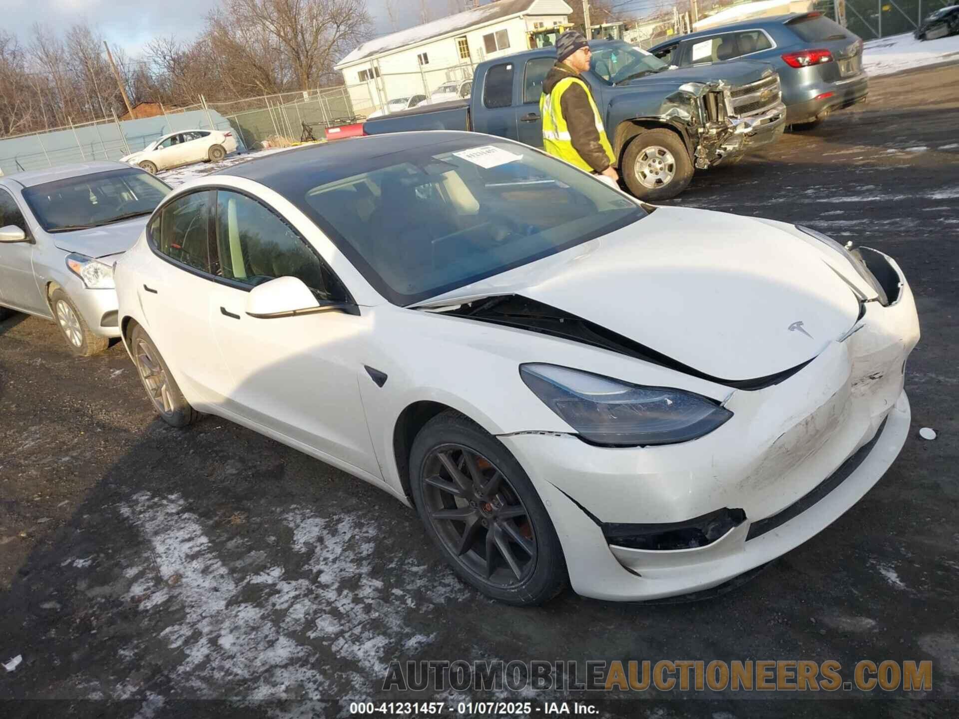 5YJ3E1EB8NF183736 TESLA MODEL 3 2022