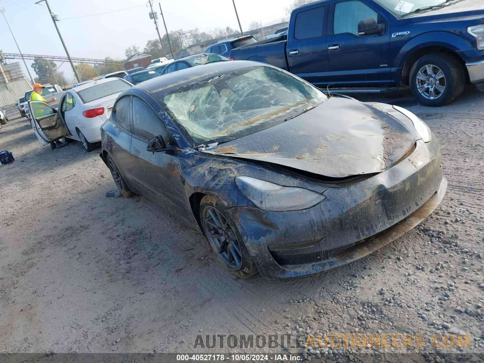 5YJ3E1EB8NF203743 TESLA MODEL 3 2022