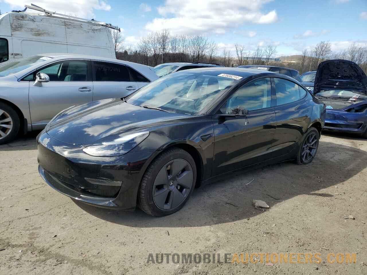 5YJ3E1EB8NF249699 TESLA MODEL 3 2022