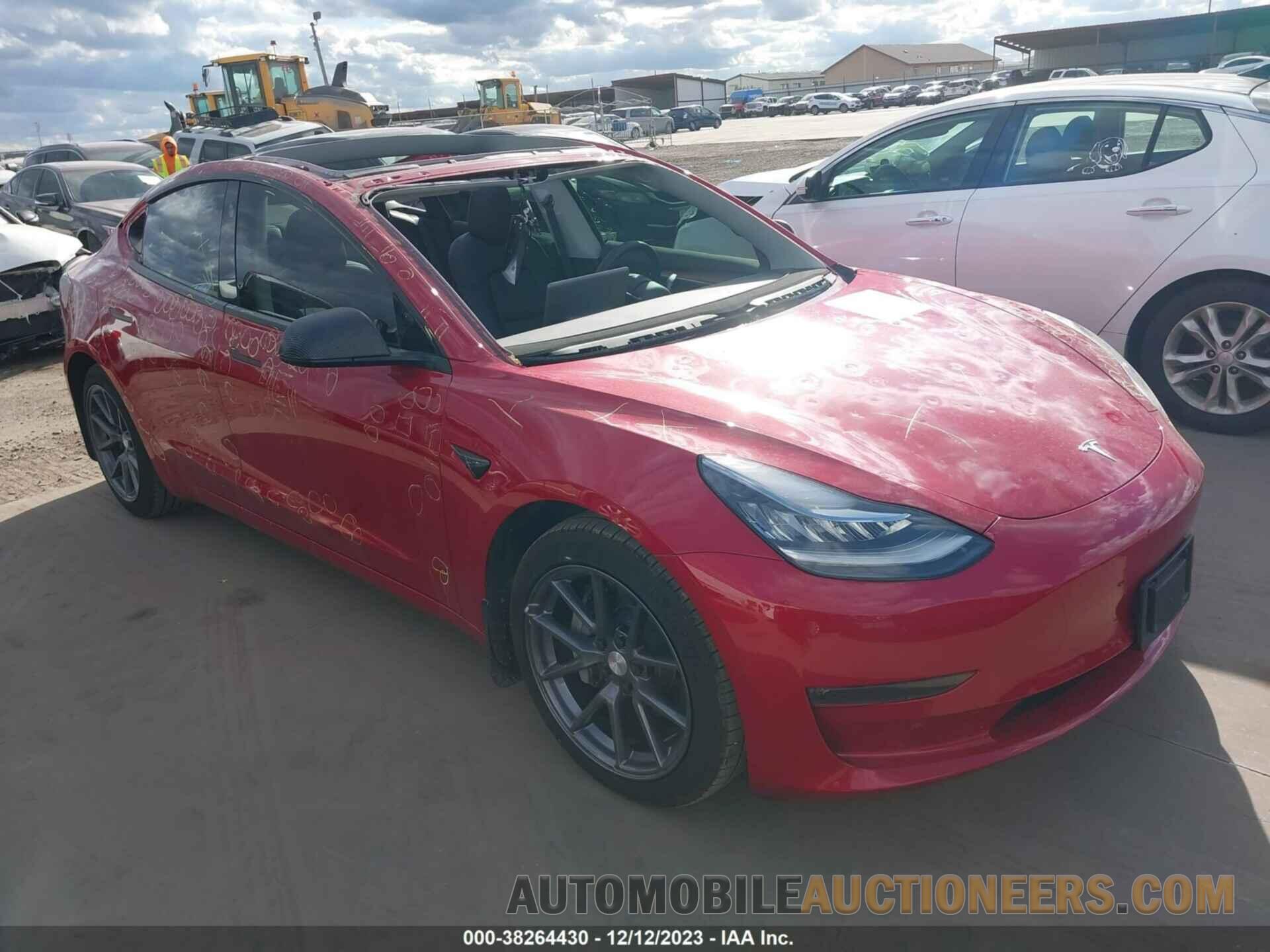 5YJ3E1EB8NF261772 TESLA MODEL 3 2022