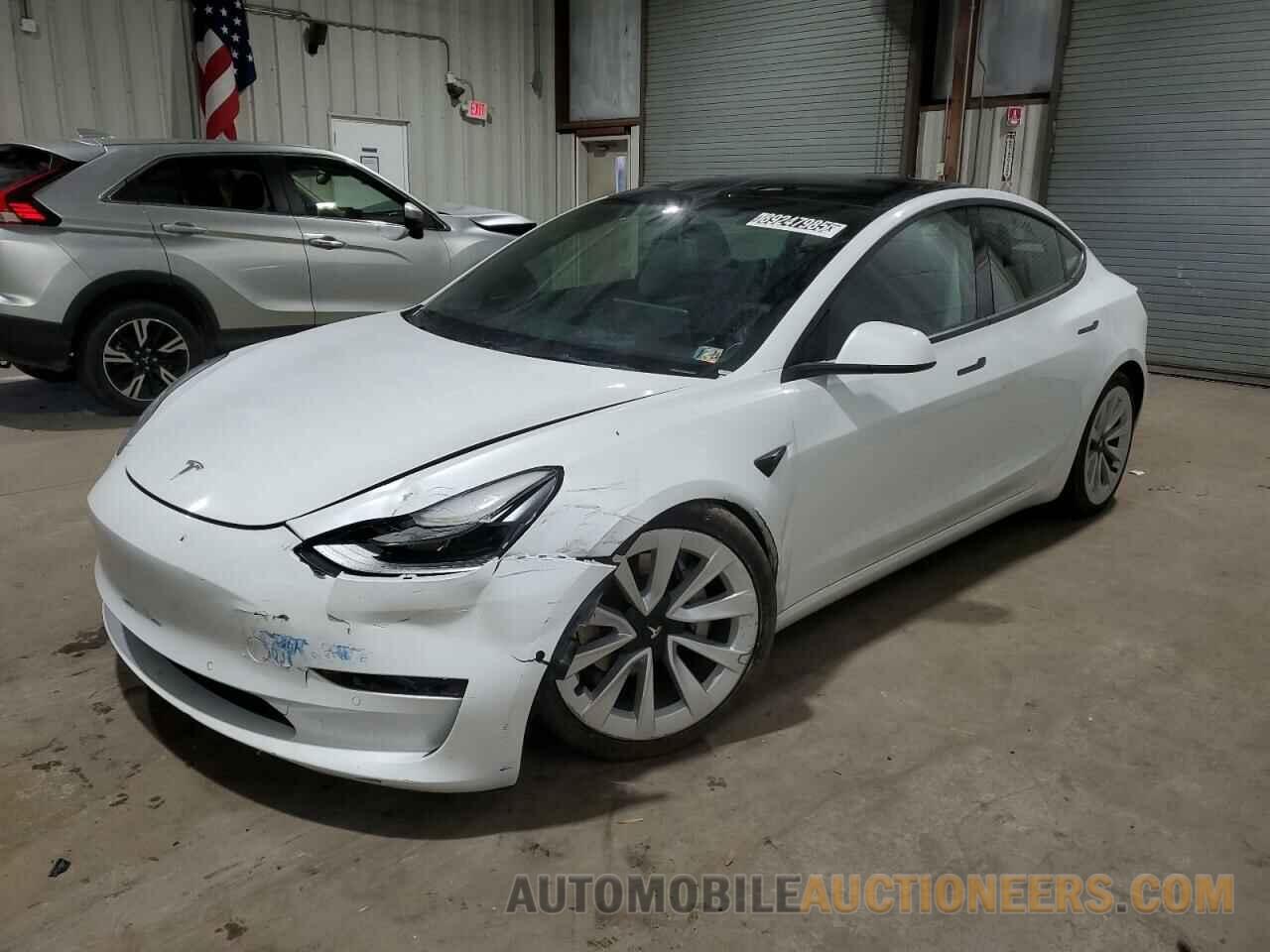 5YJ3E1EB8NF288082 TESLA MODEL 3 2022