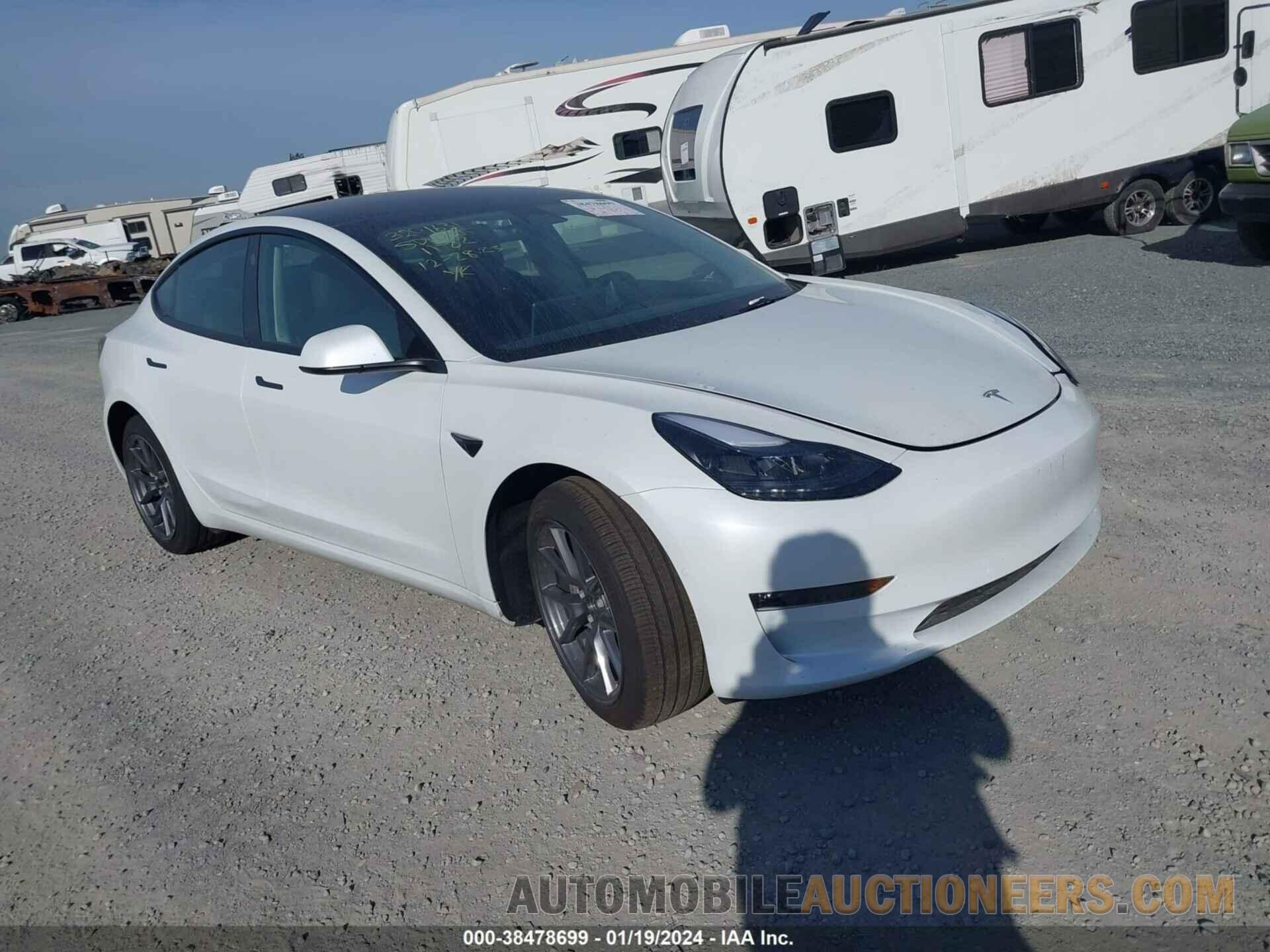 5YJ3E1EB8NF299843 TESLA MODEL 3 2022