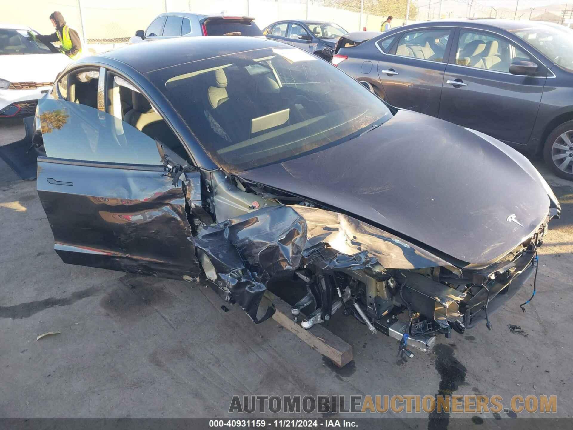 5YJ3E1EB8RF716979 TESLA MODEL 3 2024