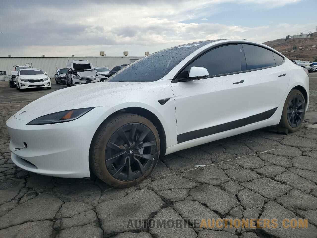 5YJ3E1EB8RF729148 TESLA MODEL 3 2024