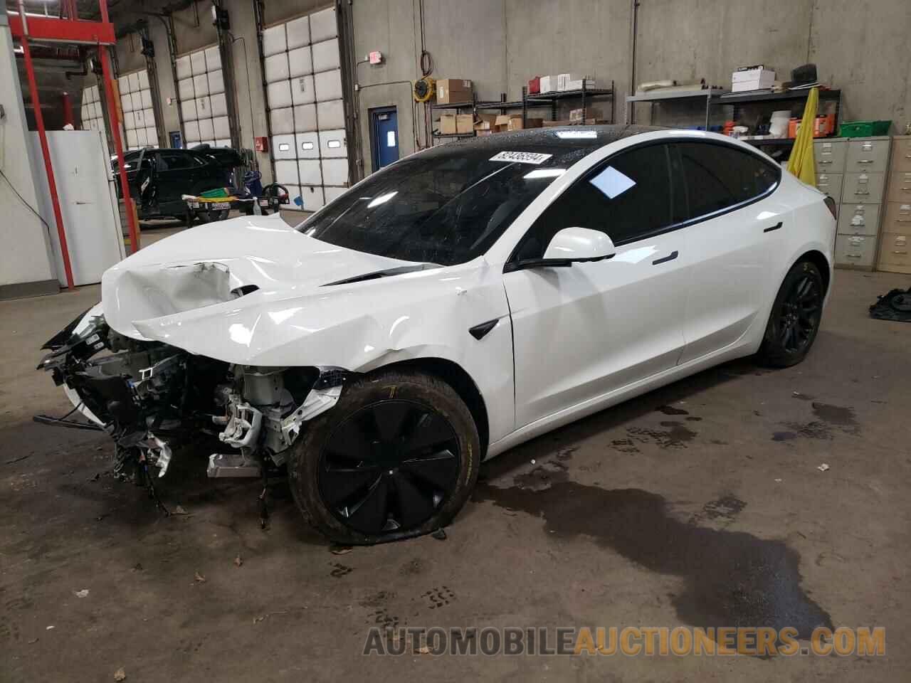 5YJ3E1EB8RF827712 TESLA MODEL 3 2024