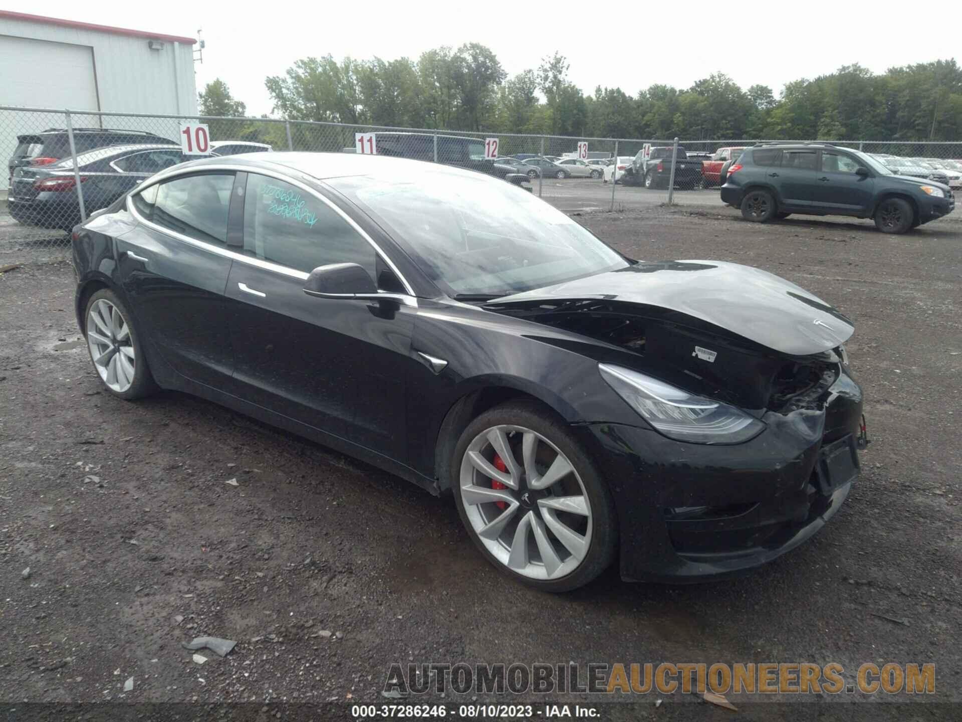 5YJ3E1EB9JF072395 TESLA MODEL 3 2018