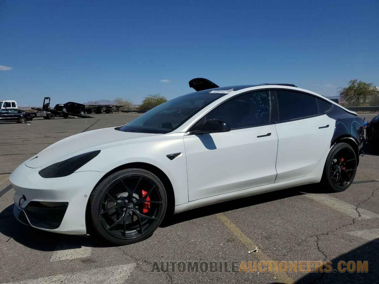 5YJ3E1EB9JF082330 TESLA MODEL 3 2018