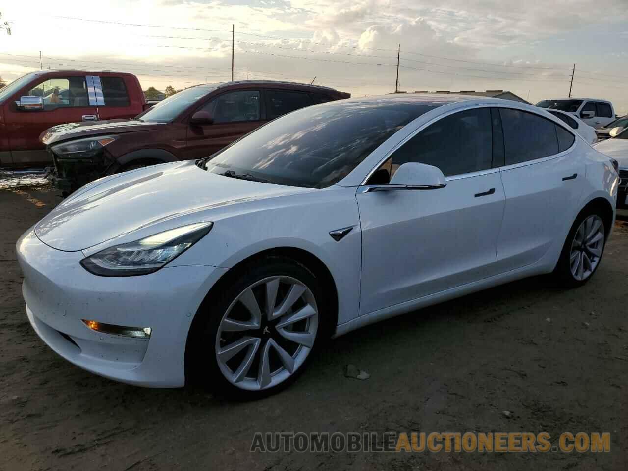 5YJ3E1EB9JF088757 TESLA MODEL 3 2018