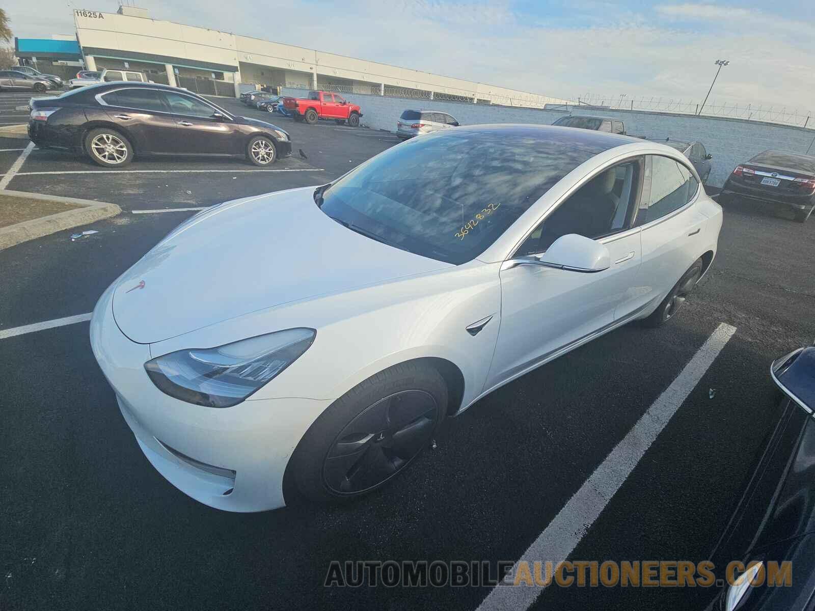 5YJ3E1EB9JF092369 Tesla Model 3 2018