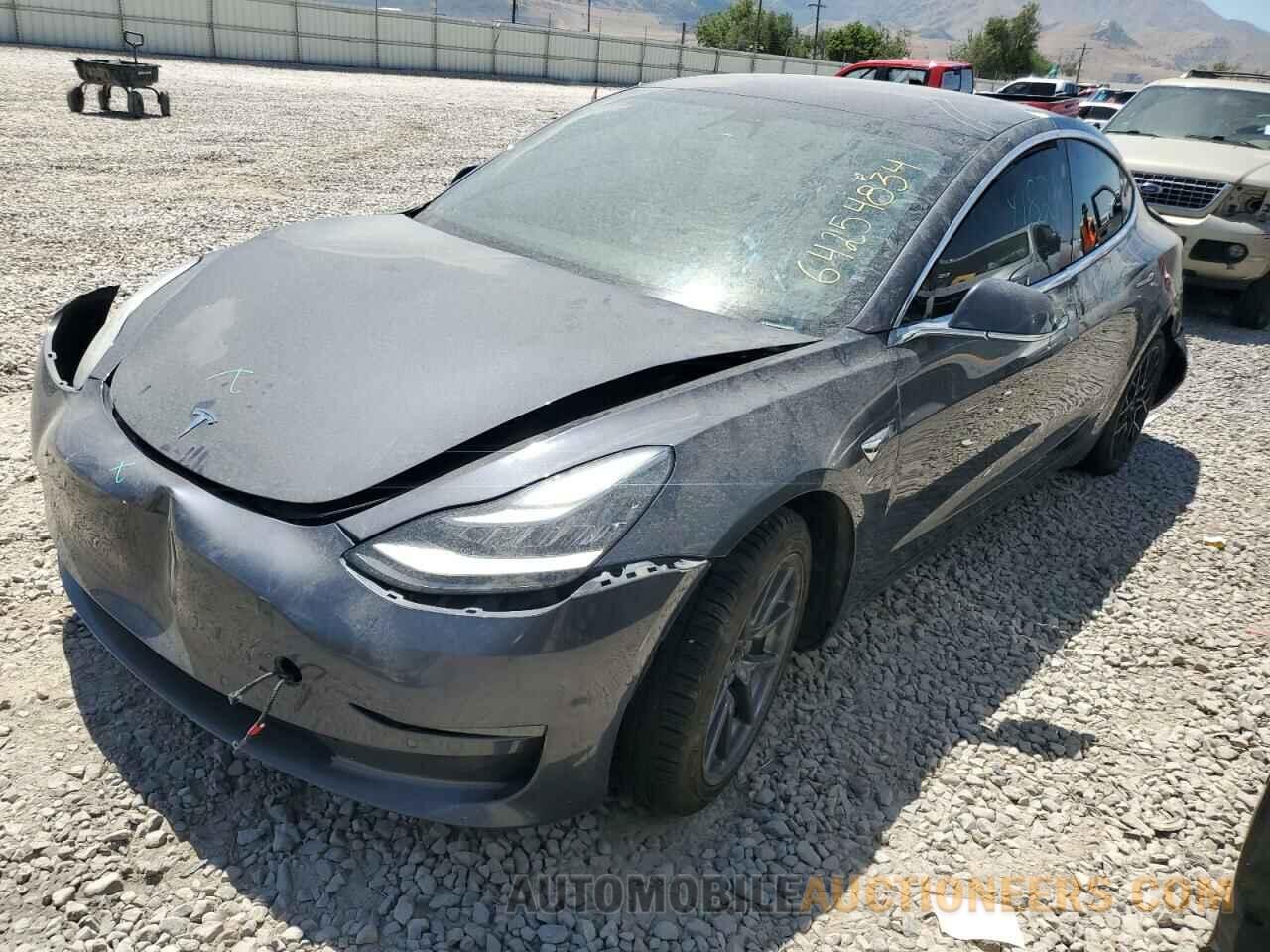 5YJ3E1EB9JF104200 TESLA MODEL 3 2018