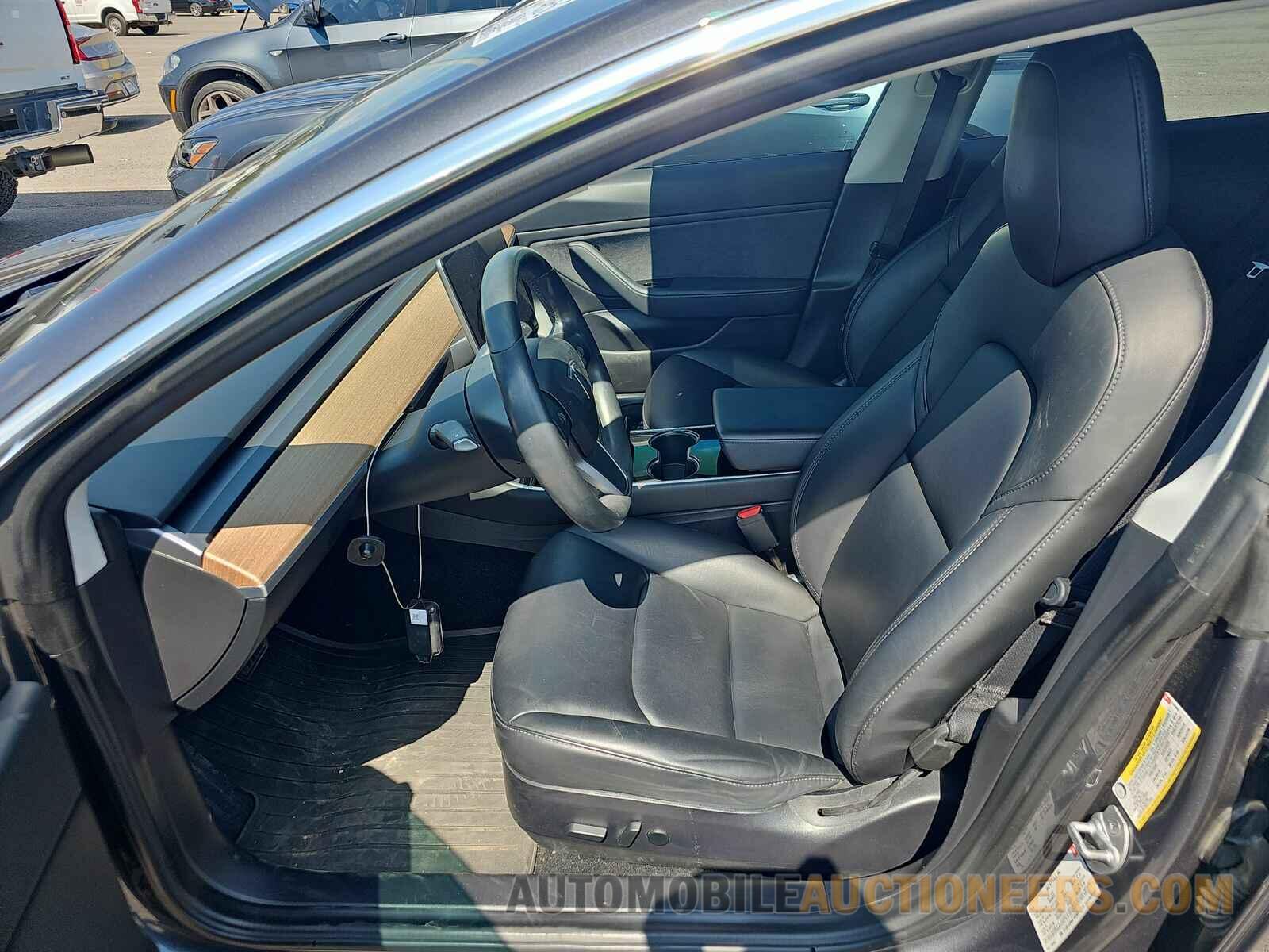 5YJ3E1EB9JF132563 Tesla Model 3 2018