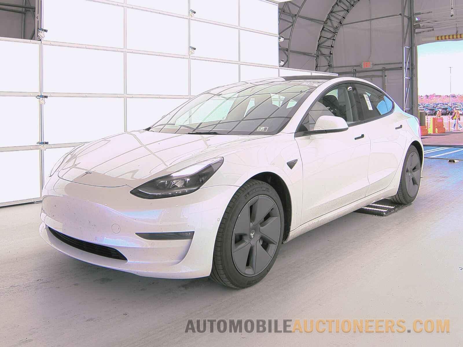 5YJ3E1EB9NF105899 Tesla Model 3 2022