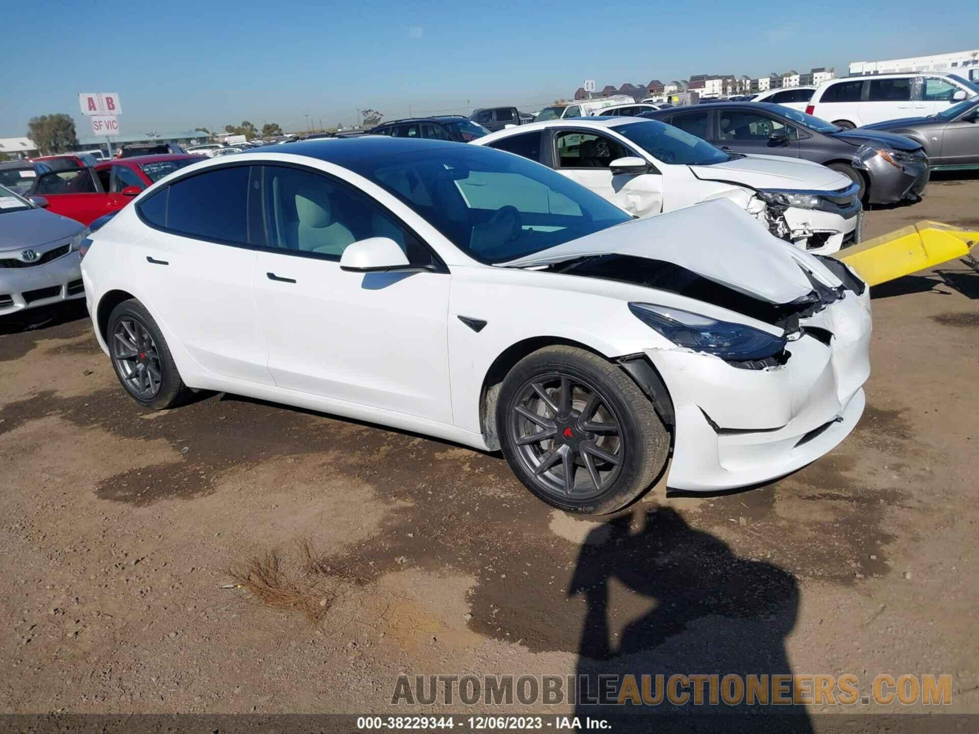 5YJ3E1EB9NF133945 TESLA MODEL 3 2022