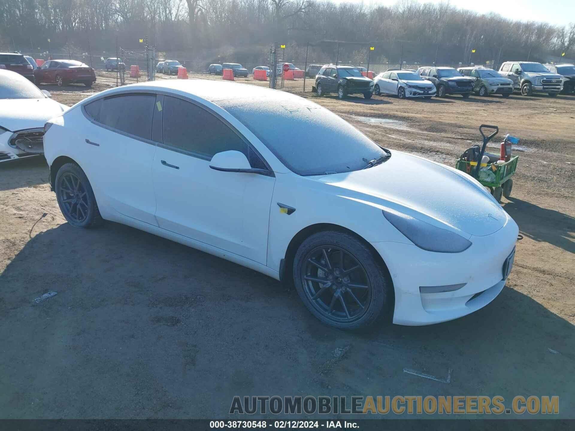 5YJ3E1EB9NF353781 TESLA MODEL 3 2022