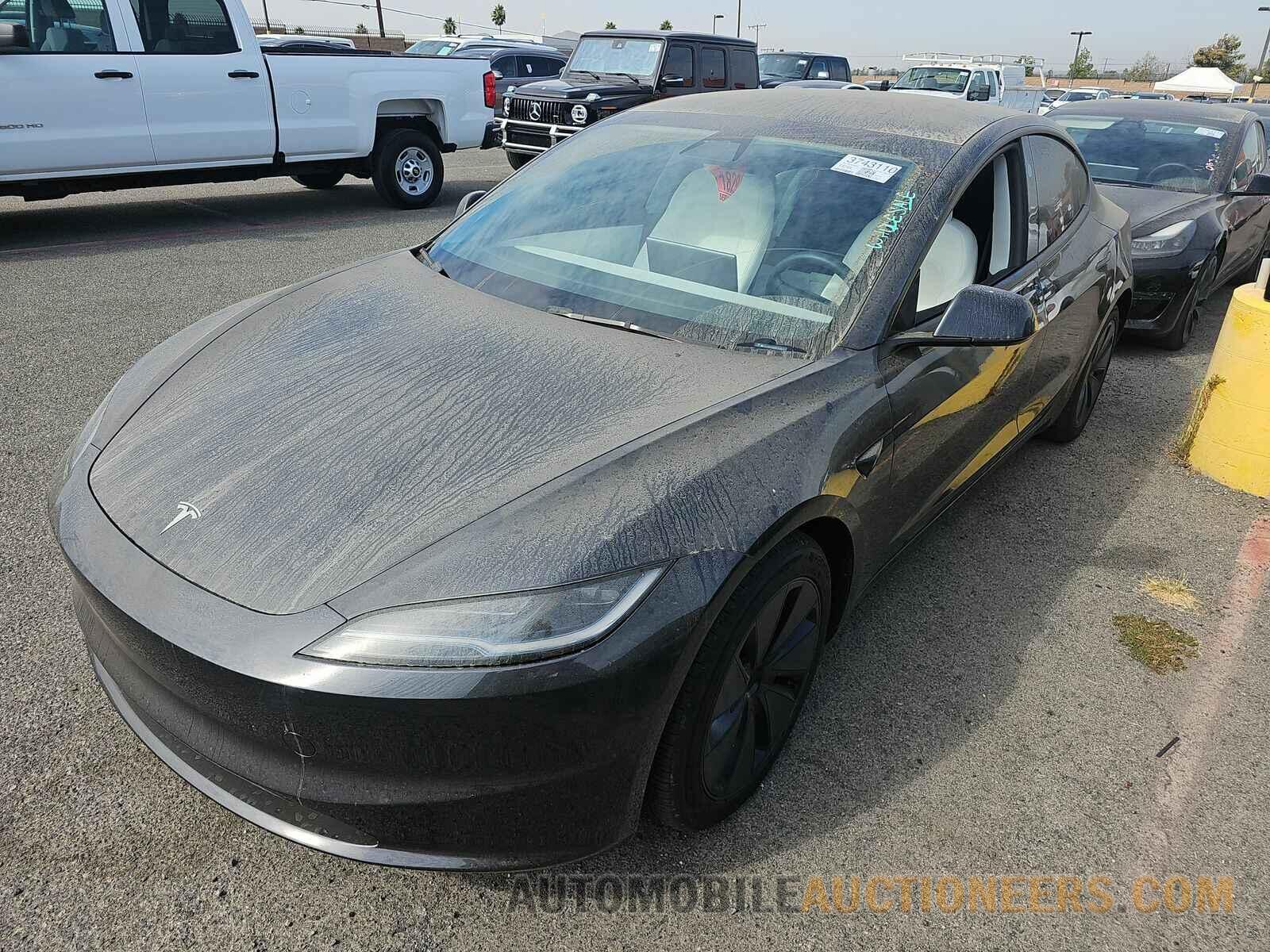 5YJ3E1EB9RF753670 Tesla Model 3 2024