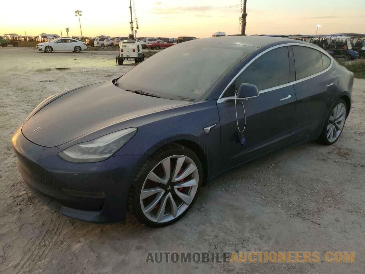 5YJ3E1EBXJF055721 TESLA MODEL 3 2018