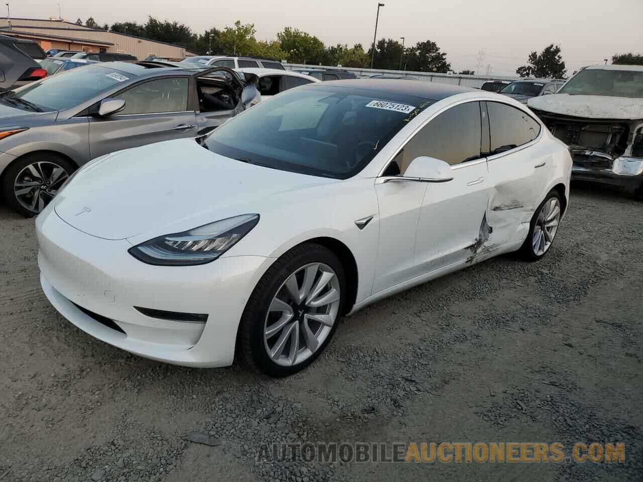 5YJ3E1EBXJF067562 TESLA MODEL 3 2018