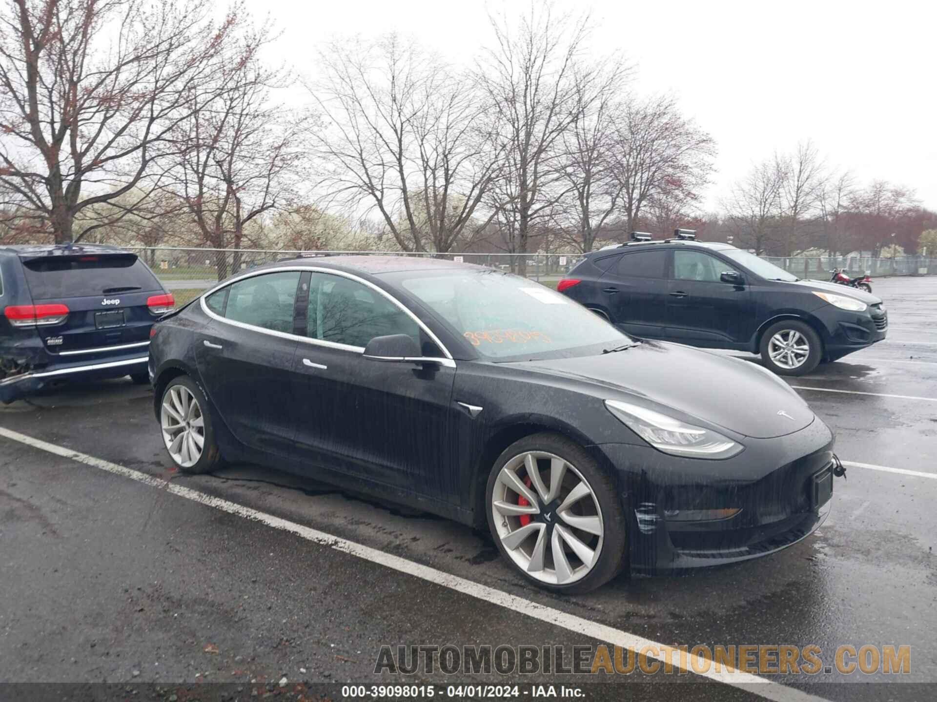 5YJ3E1EBXJF072423 TESLA MODEL 3 2018