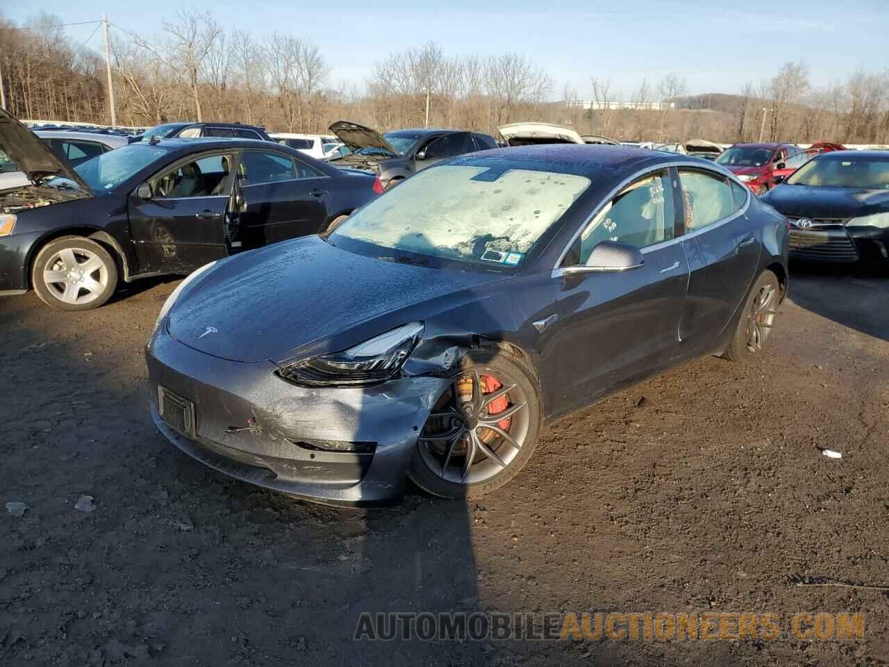 5YJ3E1EBXJF072969 TESLA MODEL 3 2018