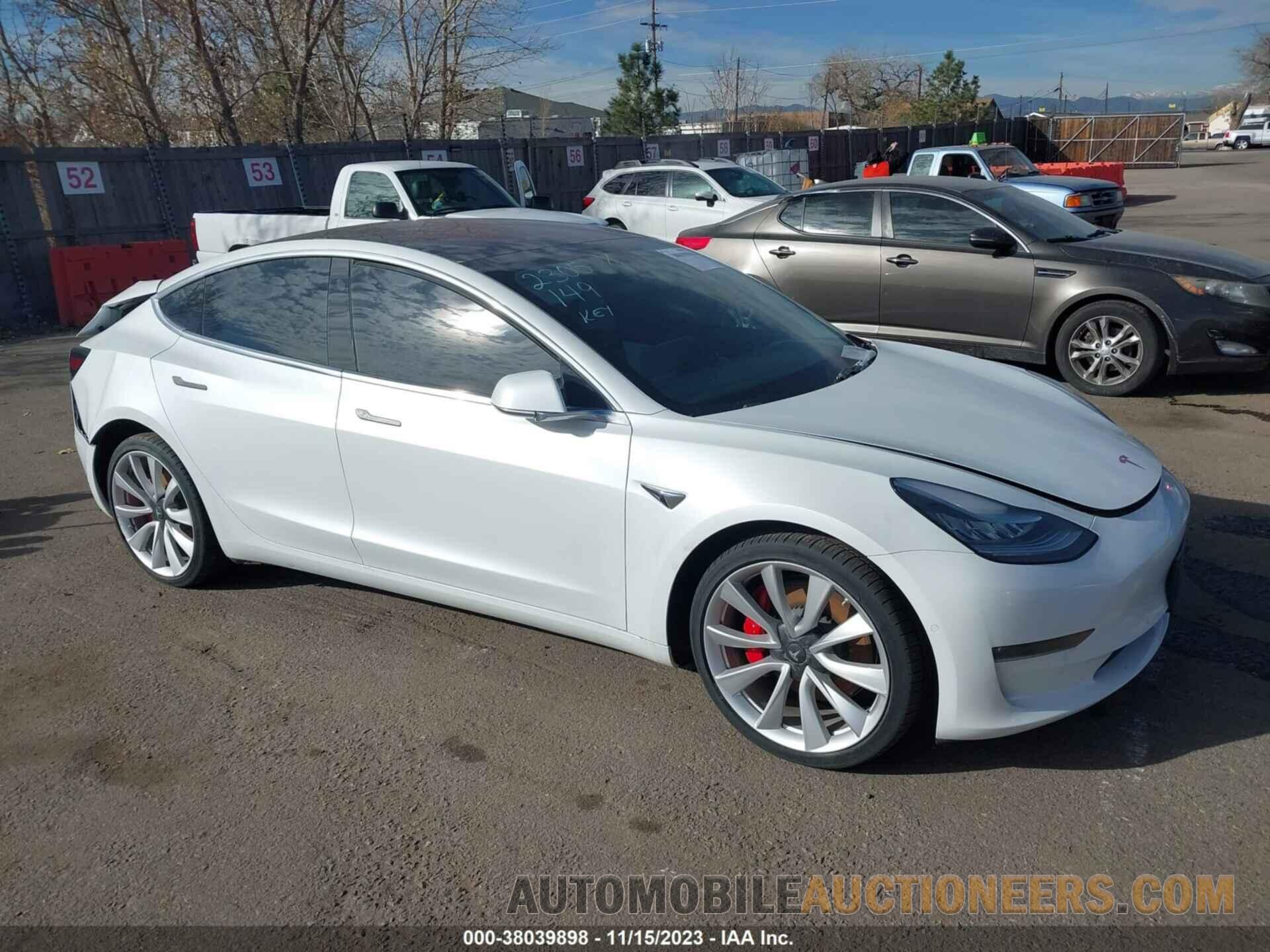 5YJ3E1EBXJF082238 TESLA MODEL 3 2018