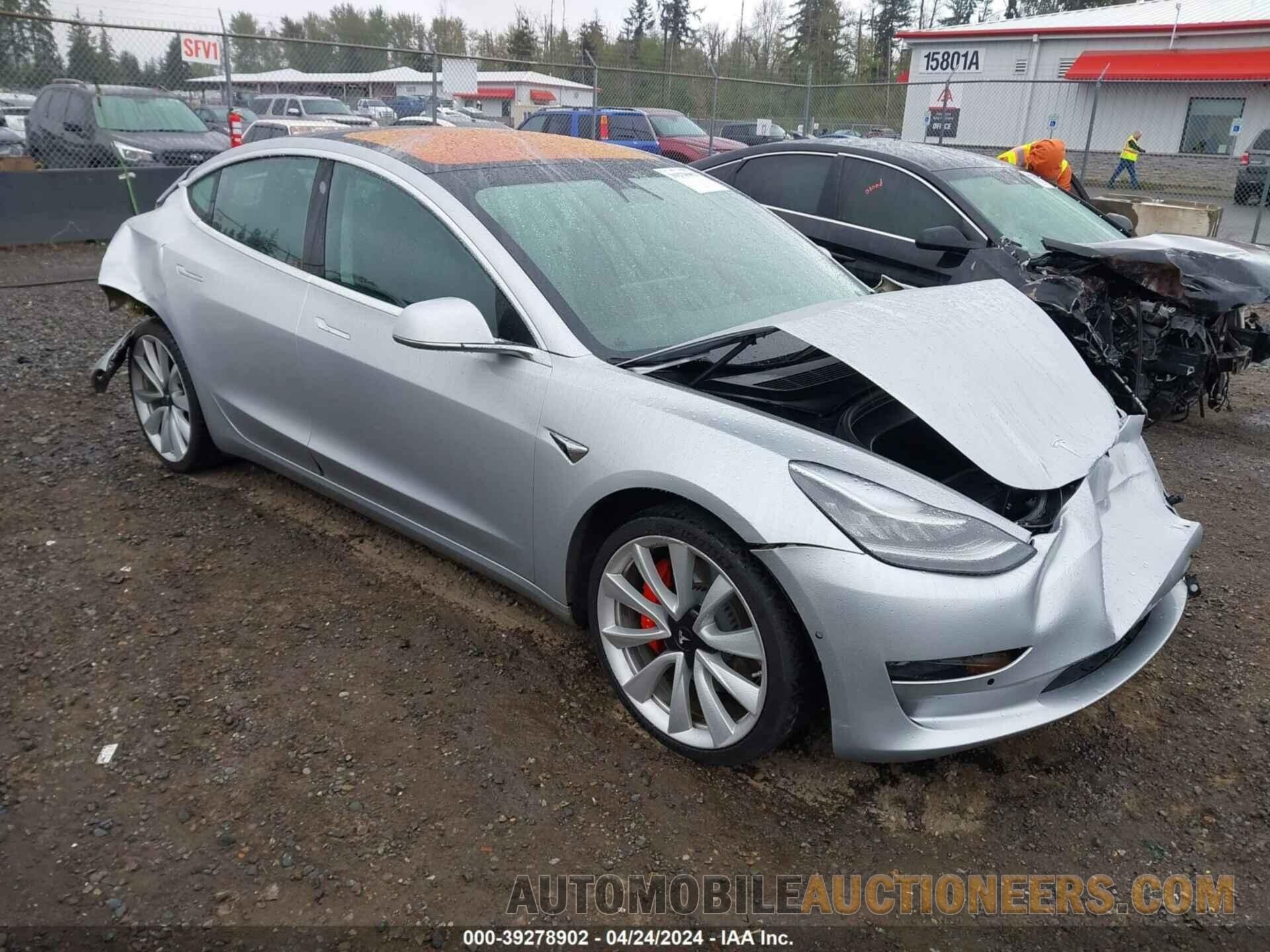 5YJ3E1EBXJF083342 TESLA MODEL 3 2018