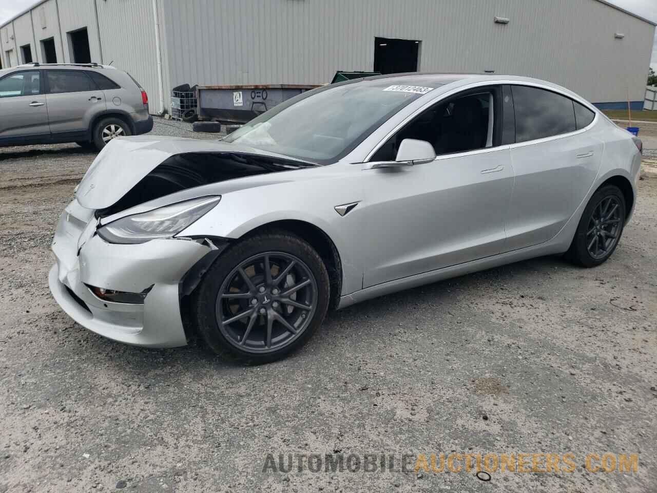 5YJ3E1EBXJF093370 TESLA MODEL 3 2018