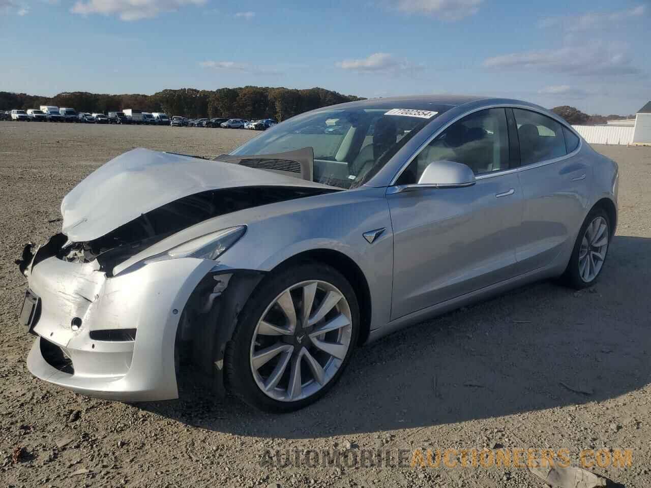 5YJ3E1EBXJF116923 TESLA MODEL 3 2018