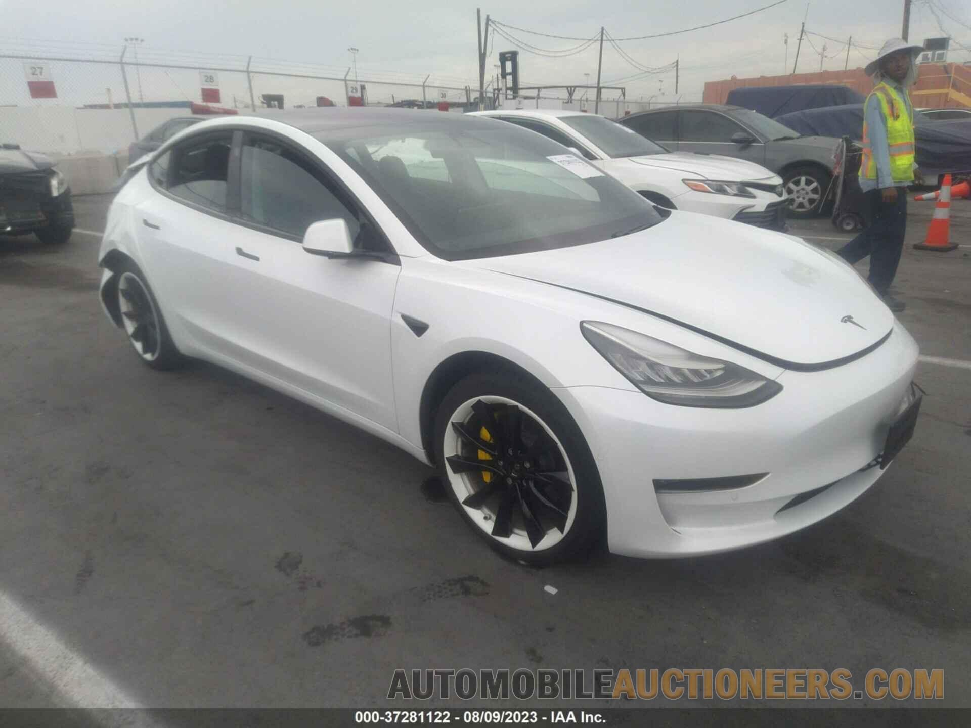 5YJ3E1EBXJF117800 TESLA MODEL 3 2018