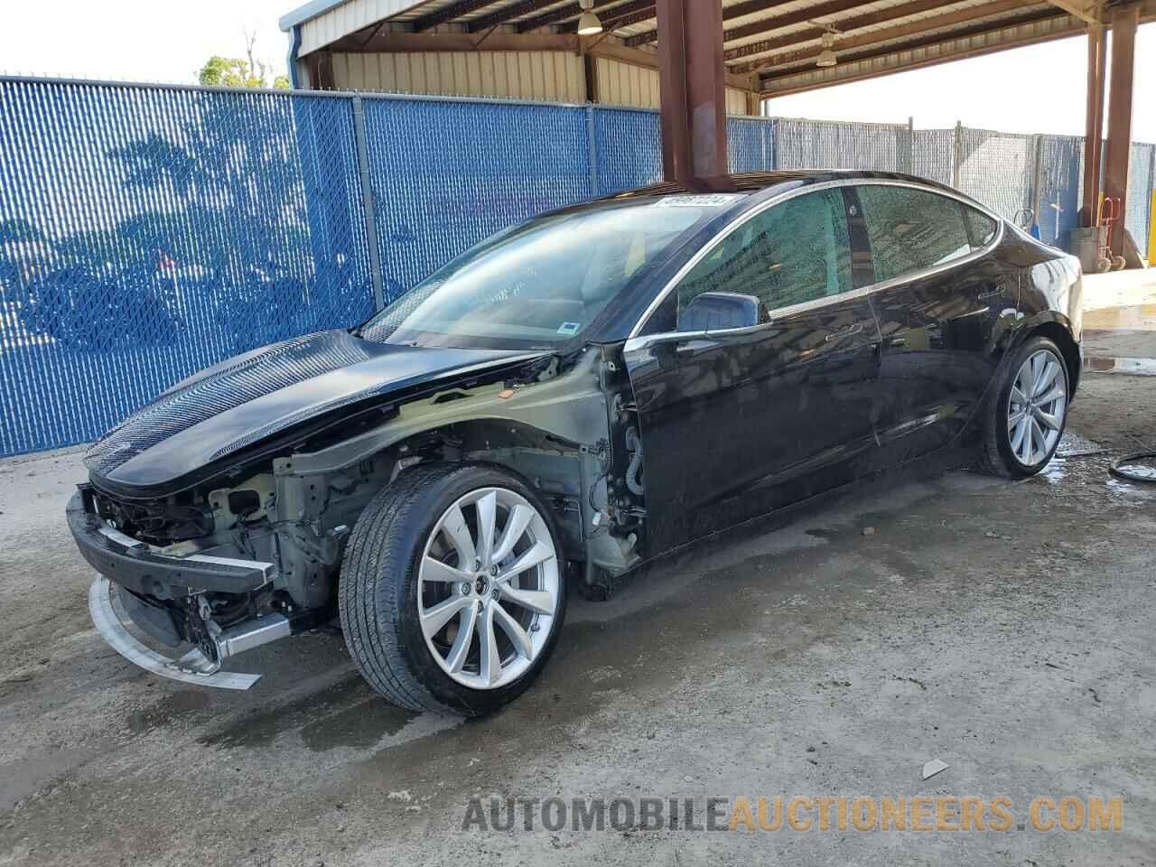 5YJ3E1EBXJF121524 TESLA MODEL 3 2018