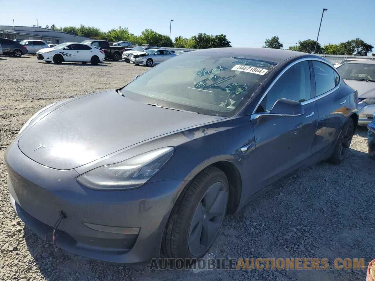 5YJ3E1EBXJF144673 TESLA MODEL 3 2018