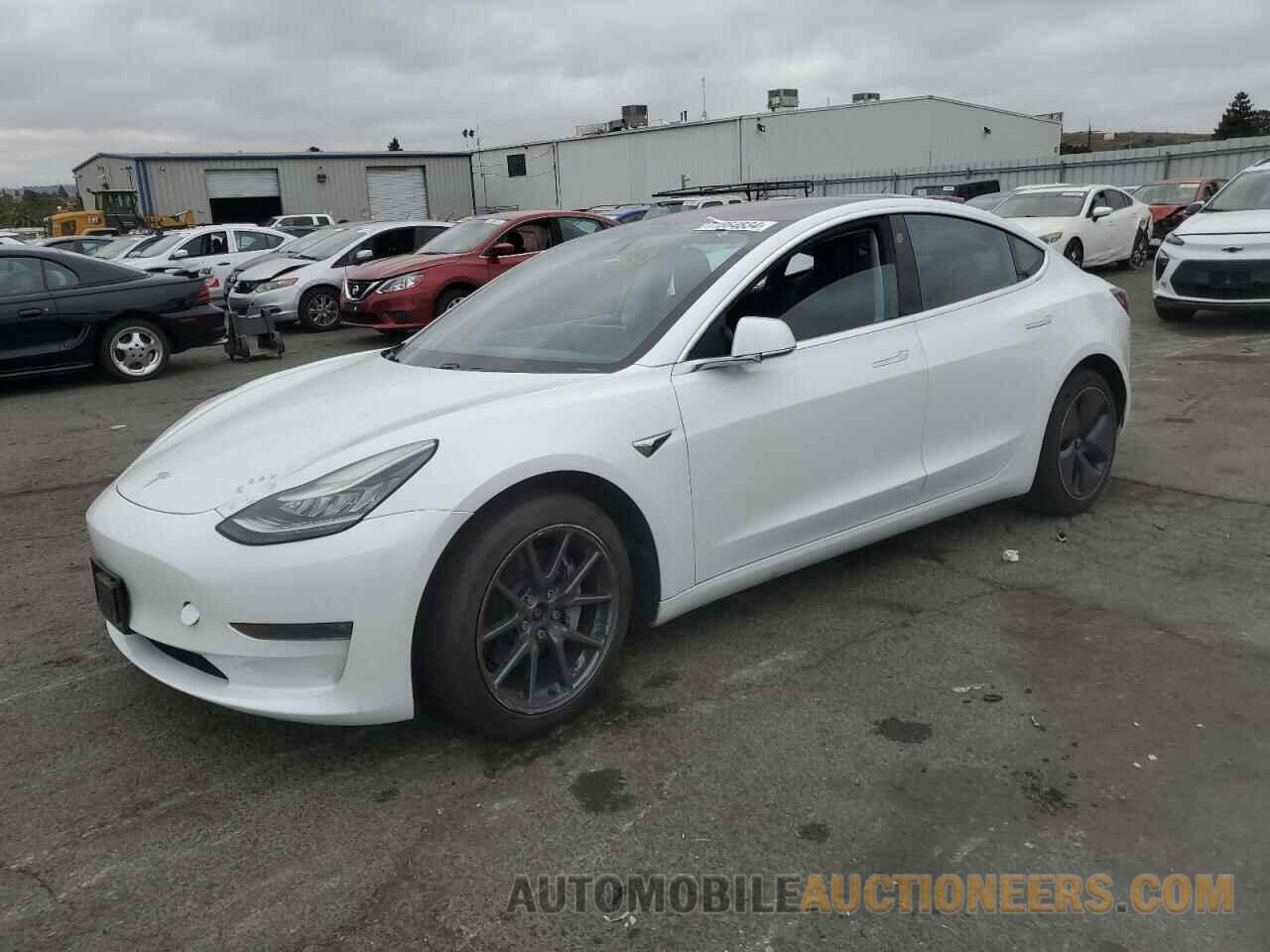 5YJ3E1EBXJF179052 TESLA MODEL 3 2018