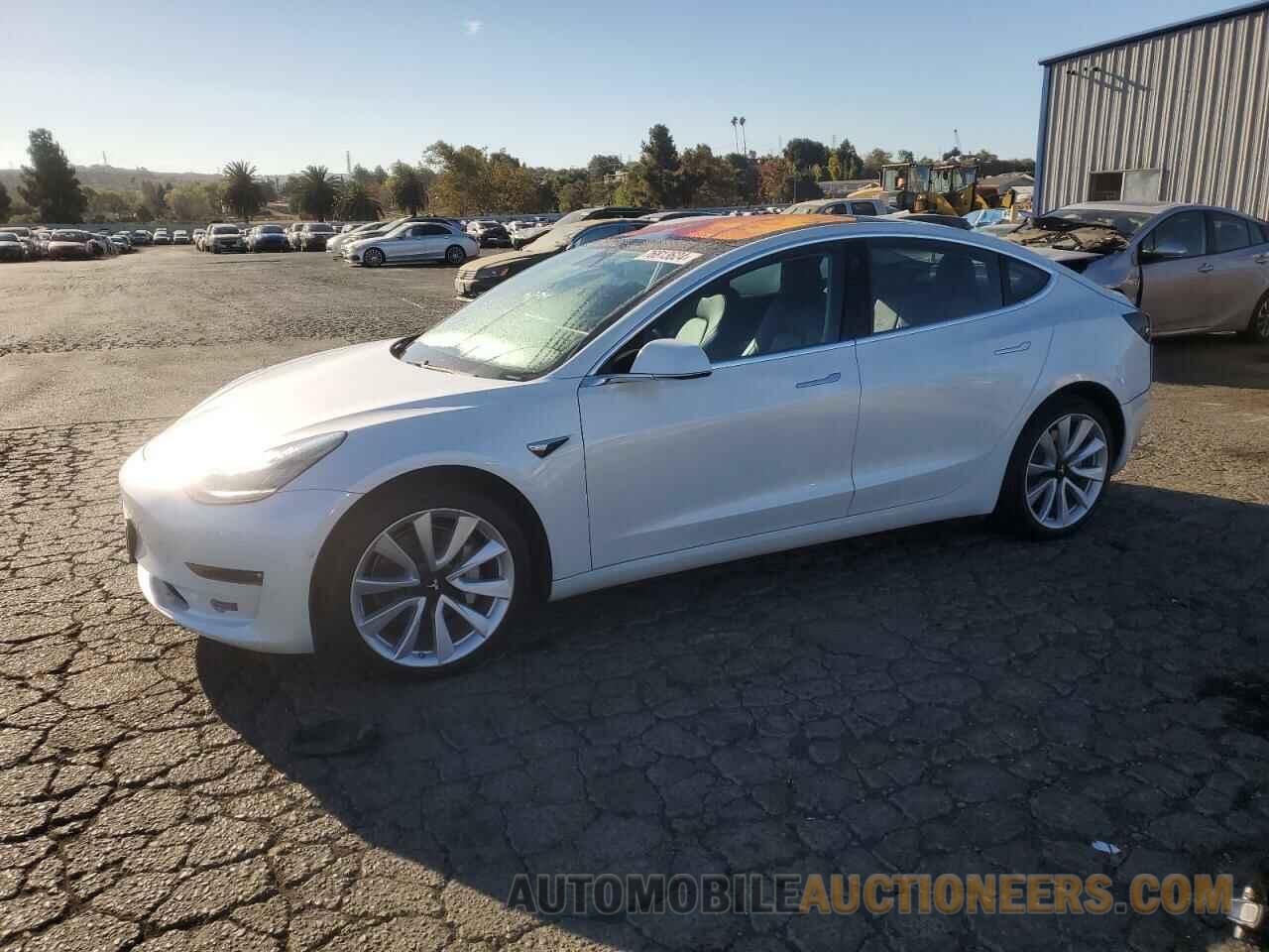 5YJ3E1EBXJF185837 TESLA MODEL 3 2018