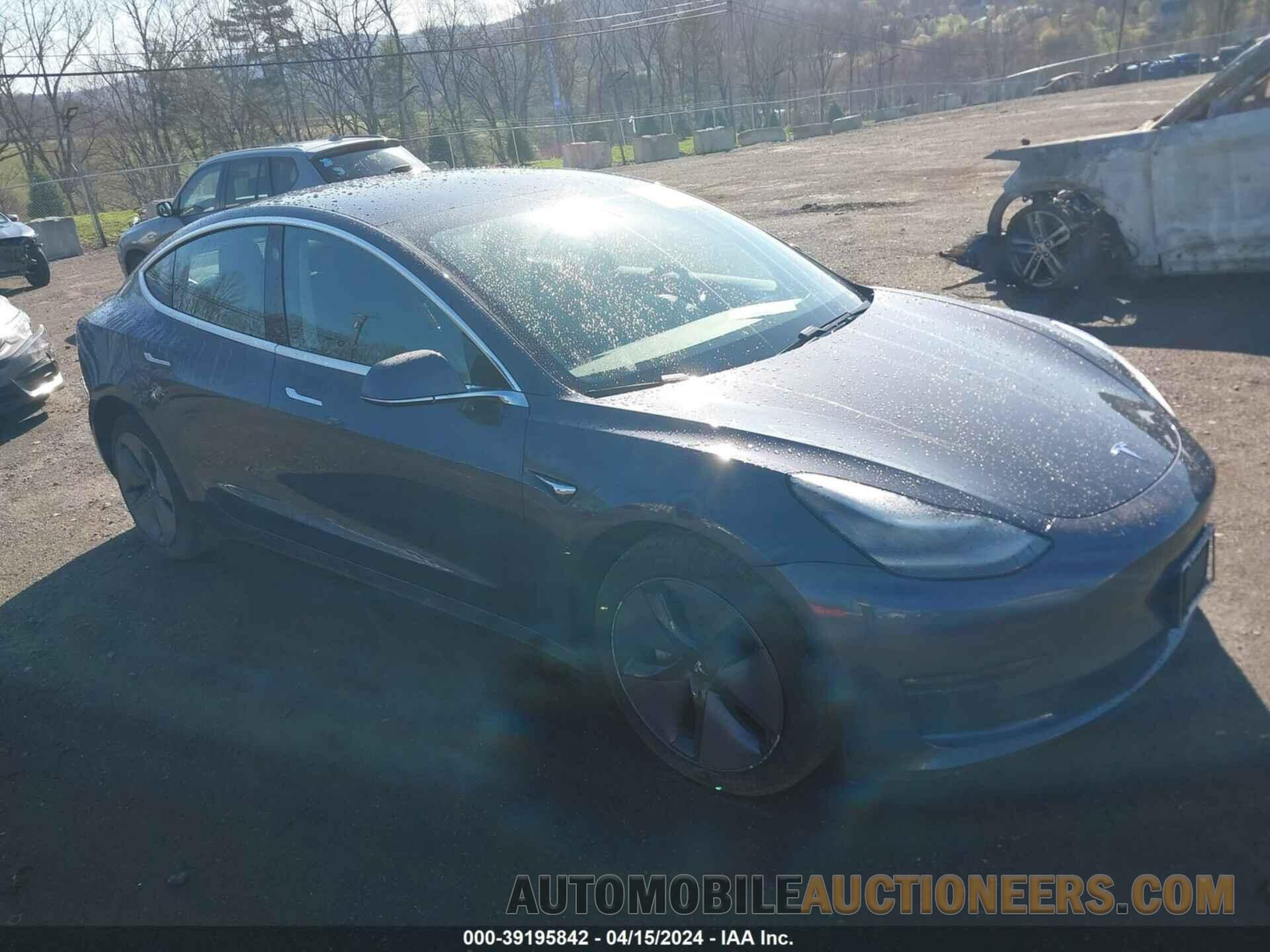 5YJ3E1EBXKF386557 TESLA MODEL 3 2019