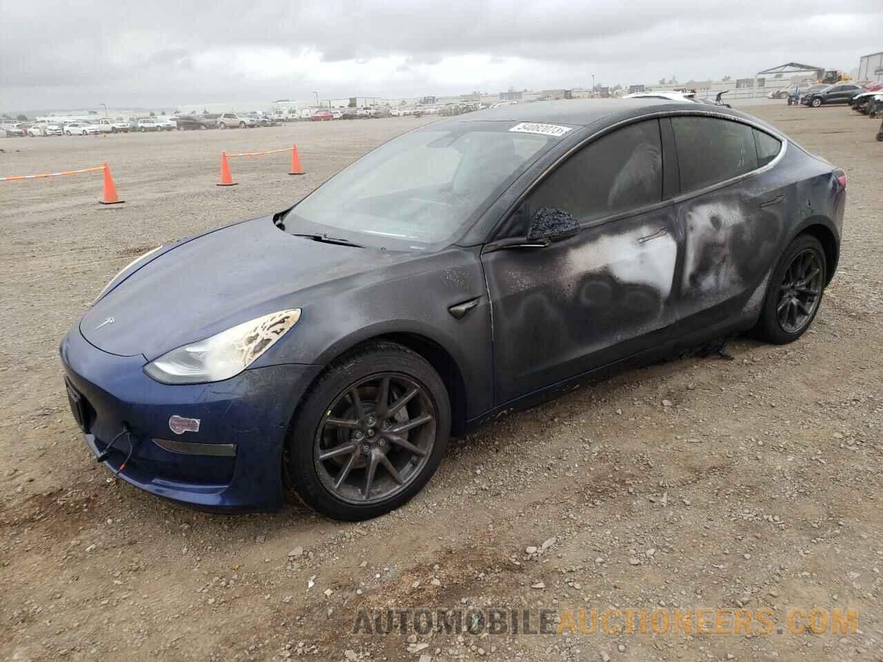 5YJ3E1EBXKF387563 TESLA MODEL 3 2019