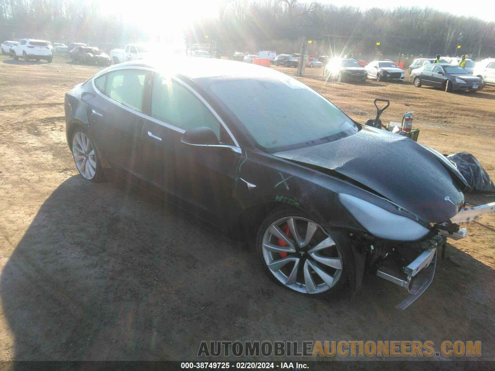 5YJ3E1EBXKF423154 TESLA MODEL 3 2019