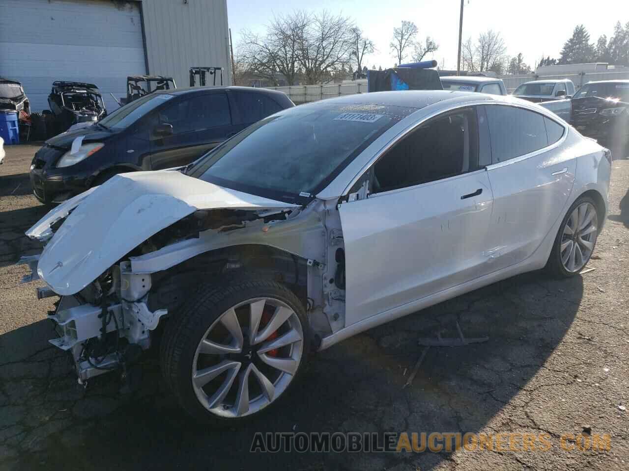 5YJ3E1EBXKF425664 TESLA MODEL 3 2019