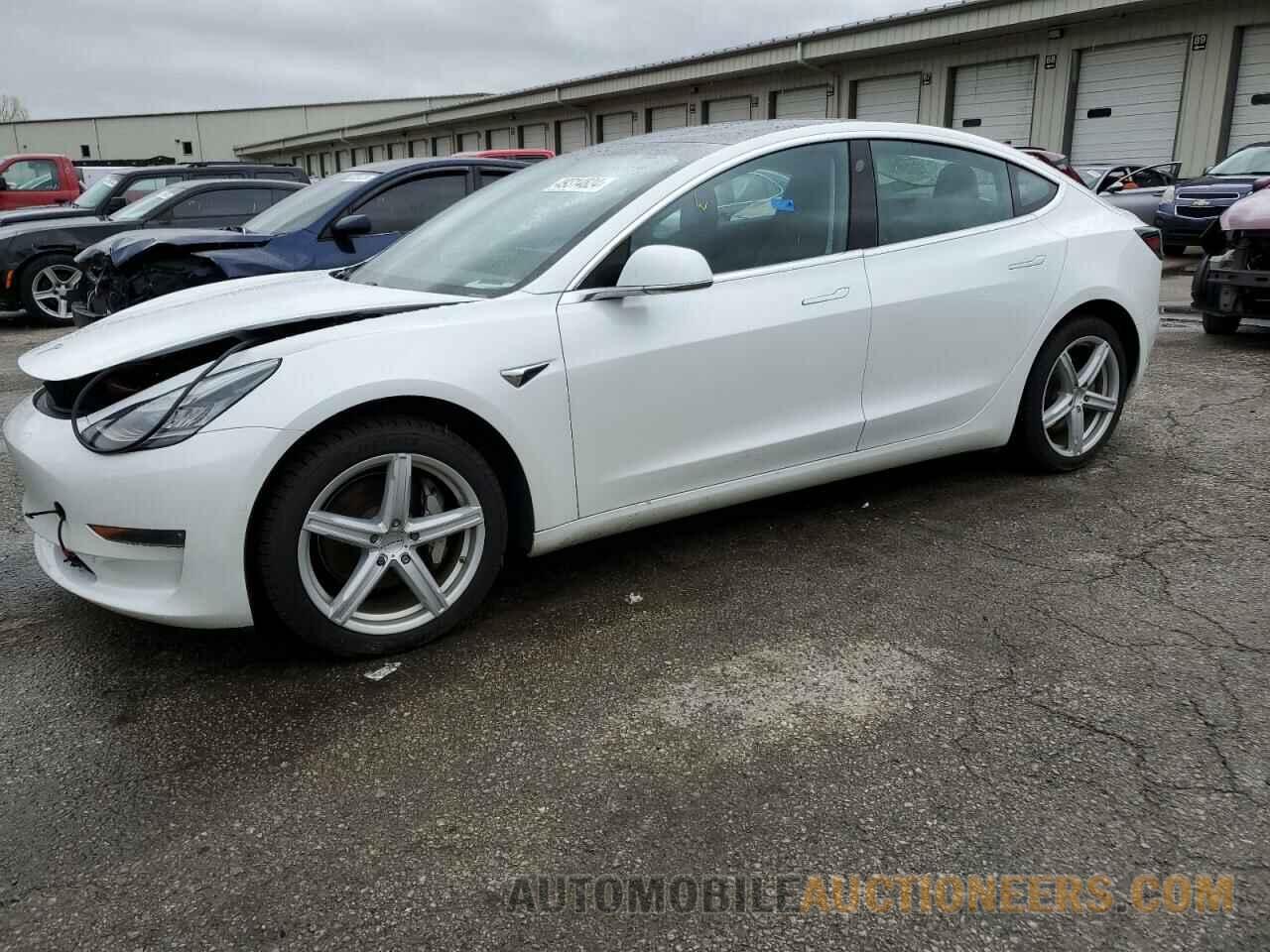 5YJ3E1EBXKF494208 TESLA MODEL 3 2019