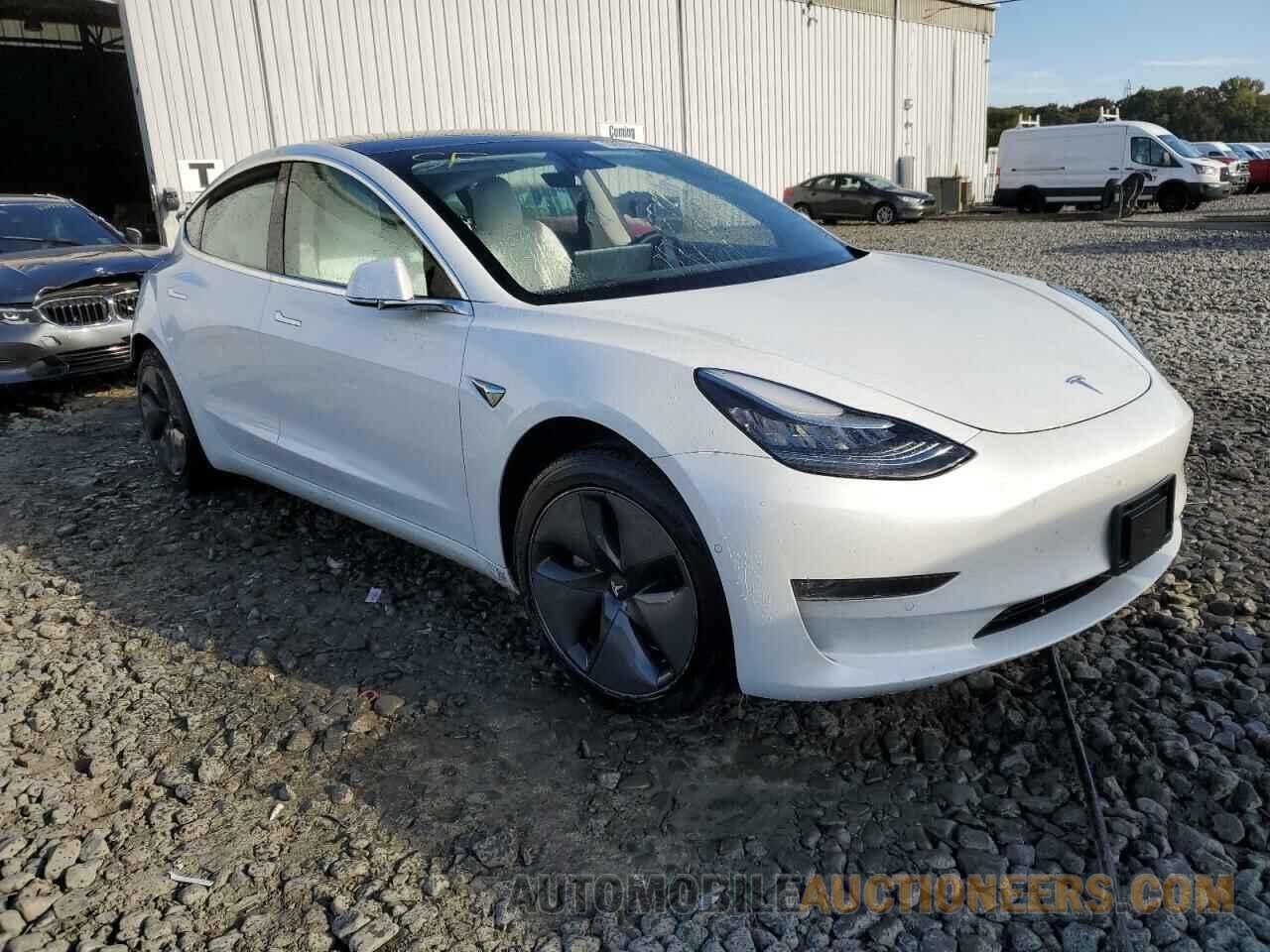 5YJ3E1EBXKF494385 TESLA MODEL 3 2019