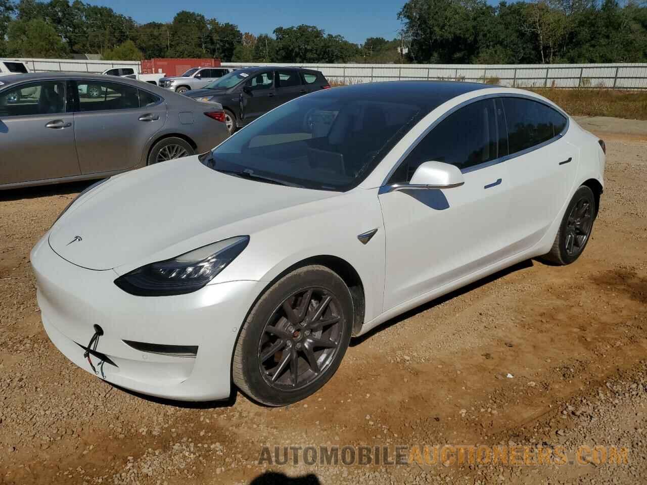 5YJ3E1EBXKF511704 TESLA MODEL 3 2019