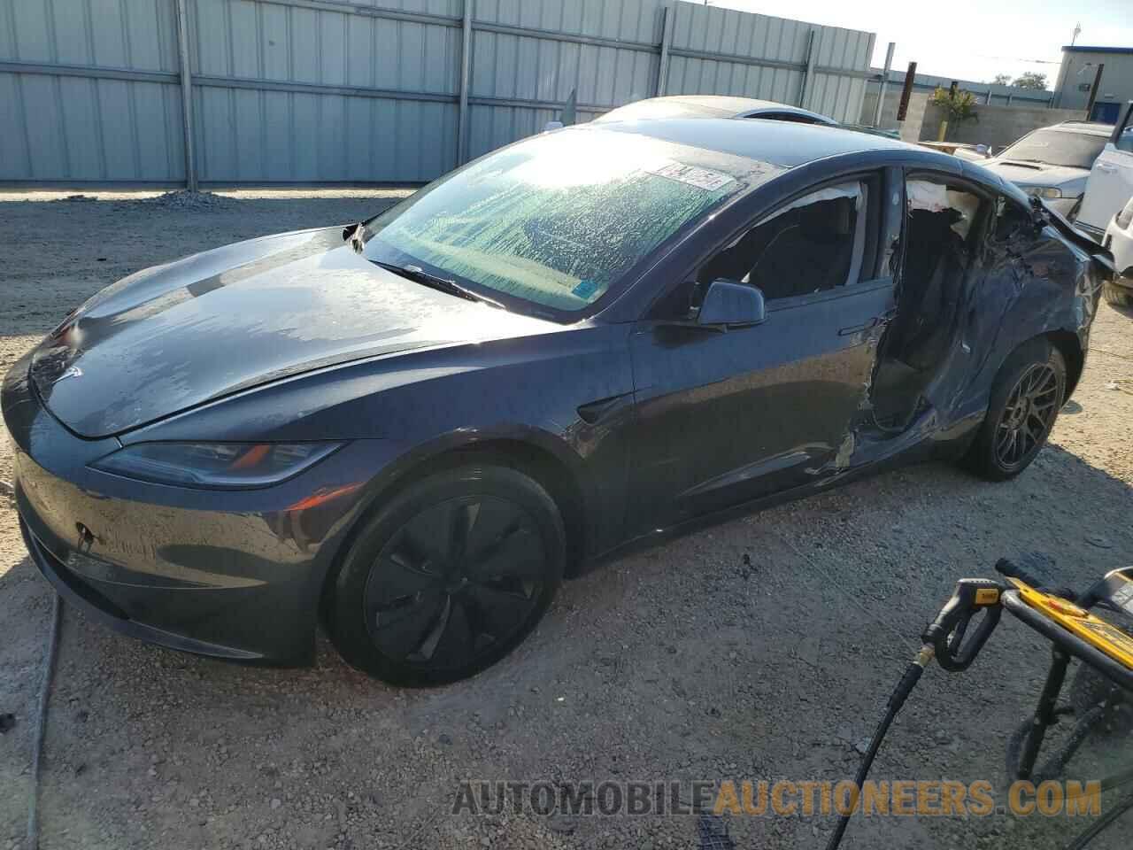 5YJ3E1EBXRF737428 TESLA MODEL 3 2024