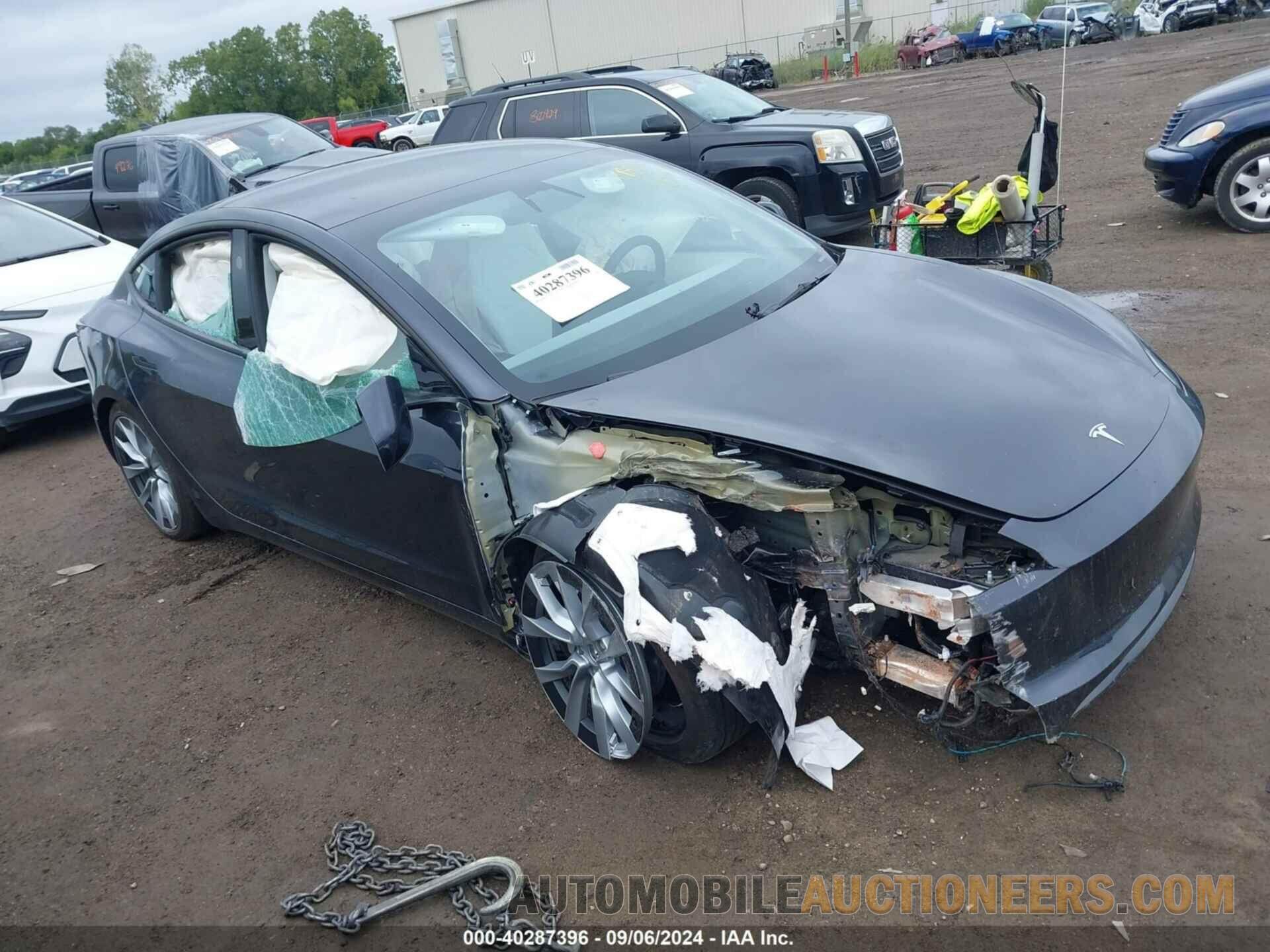 5YJ3E1EBXRF760448 TESLA MODEL 3 2024