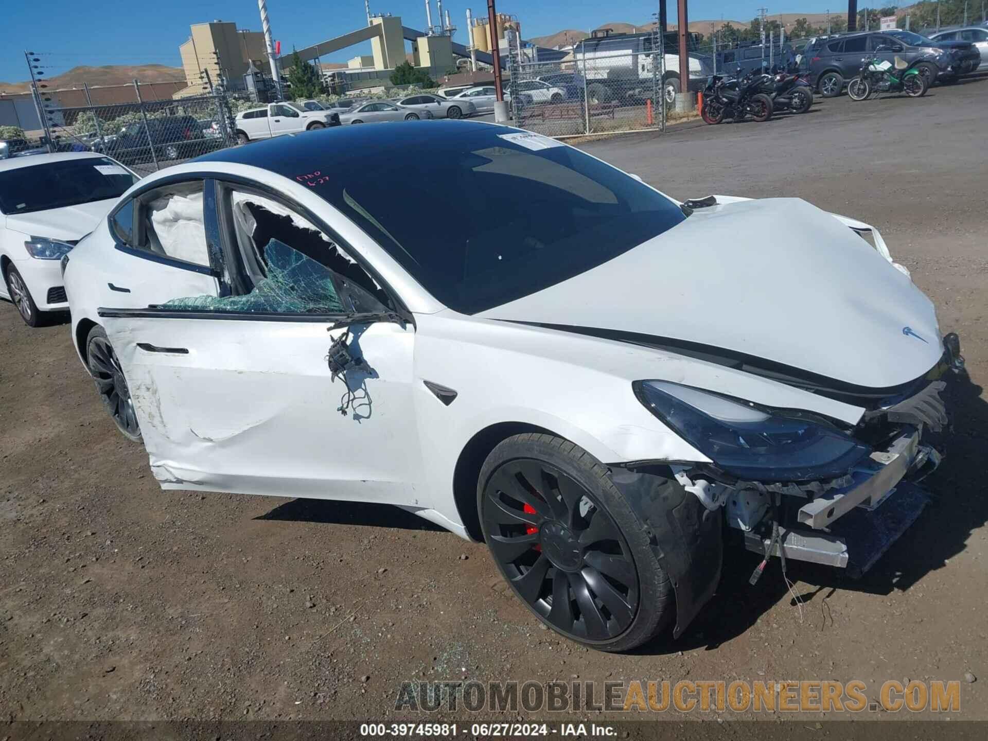 5YJ3E1EC8MF935961 TESLA MODEL 3 2021