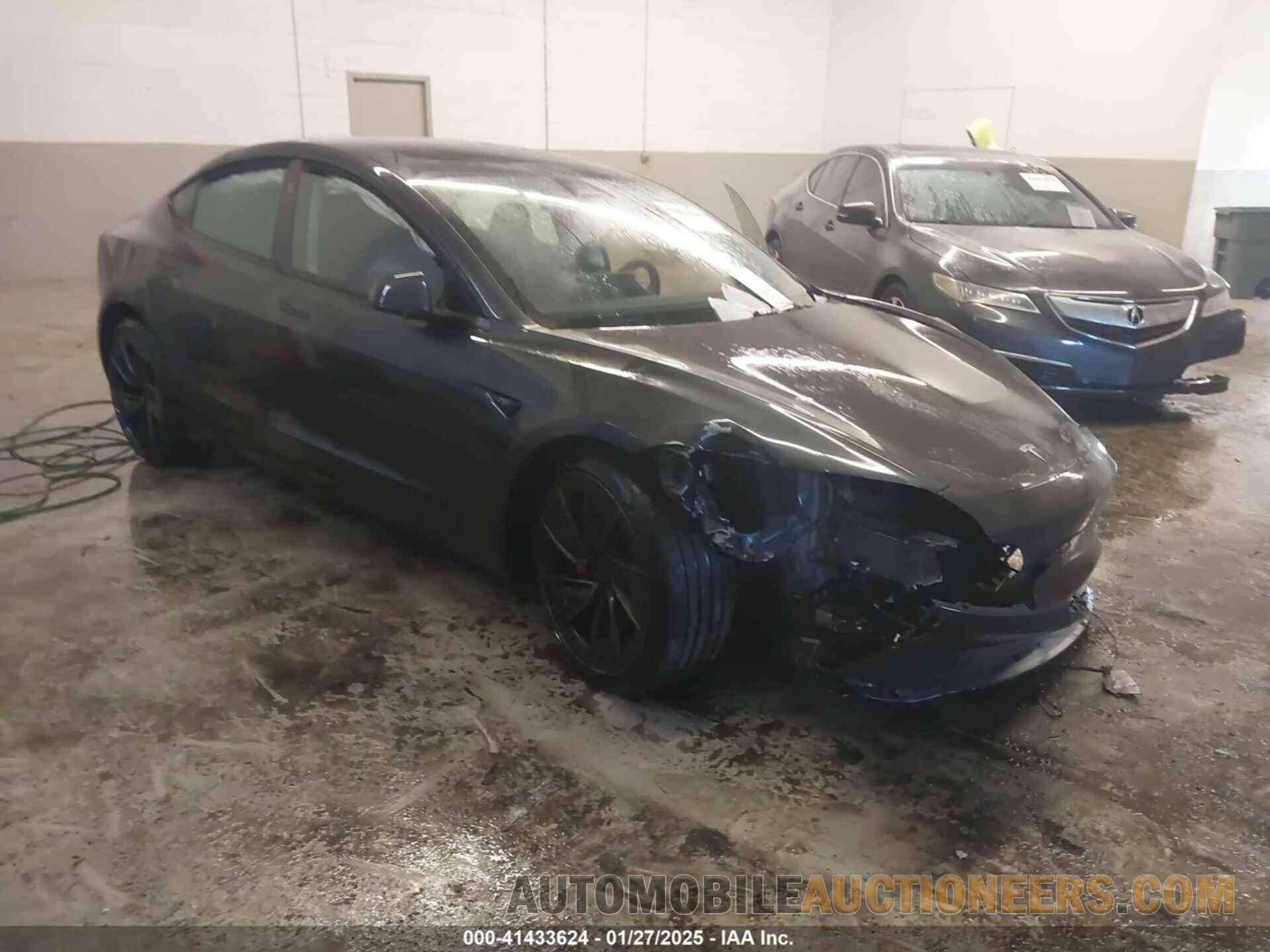 5YJ3E1ET0RF881062 TESLA MODEL 3 2024