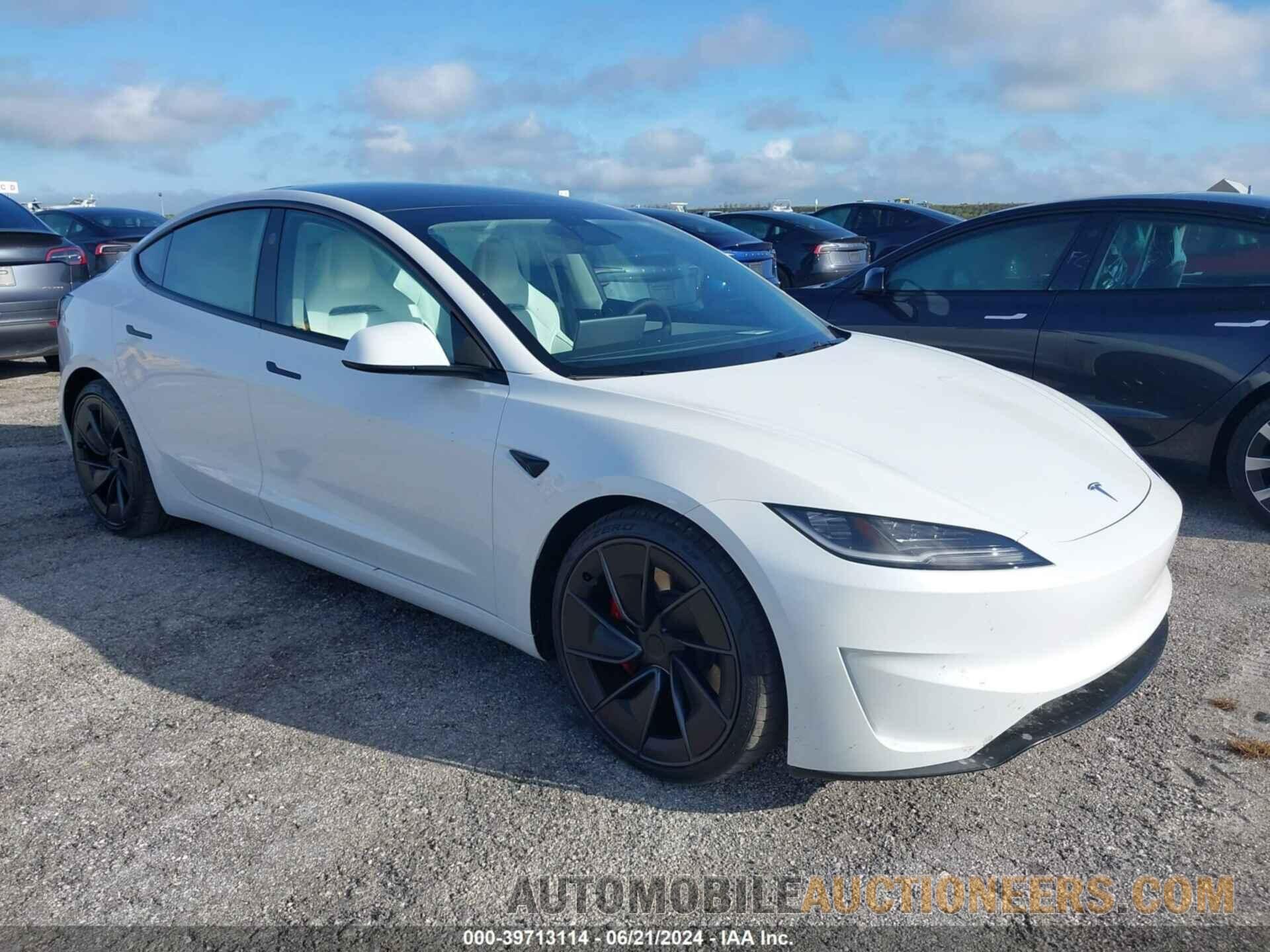 5YJ3E1ET4RF768327 TESLA MODEL 3 2024