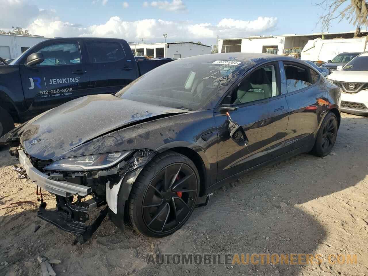 5YJ3E1ET4RF826212 TESLA MODEL 3 2024